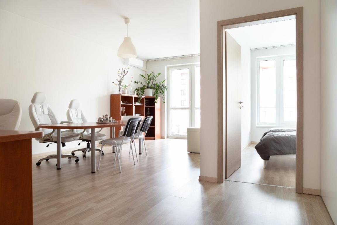 Great Tourist And Business Apartment Near Center Bratislava Eksteriør bilde