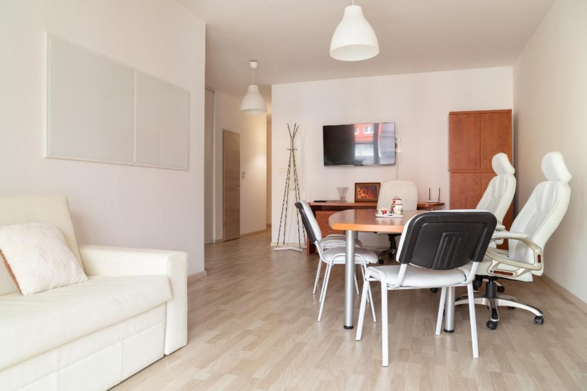 Great Tourist And Business Apartment Near Center Bratislava Eksteriør bilde