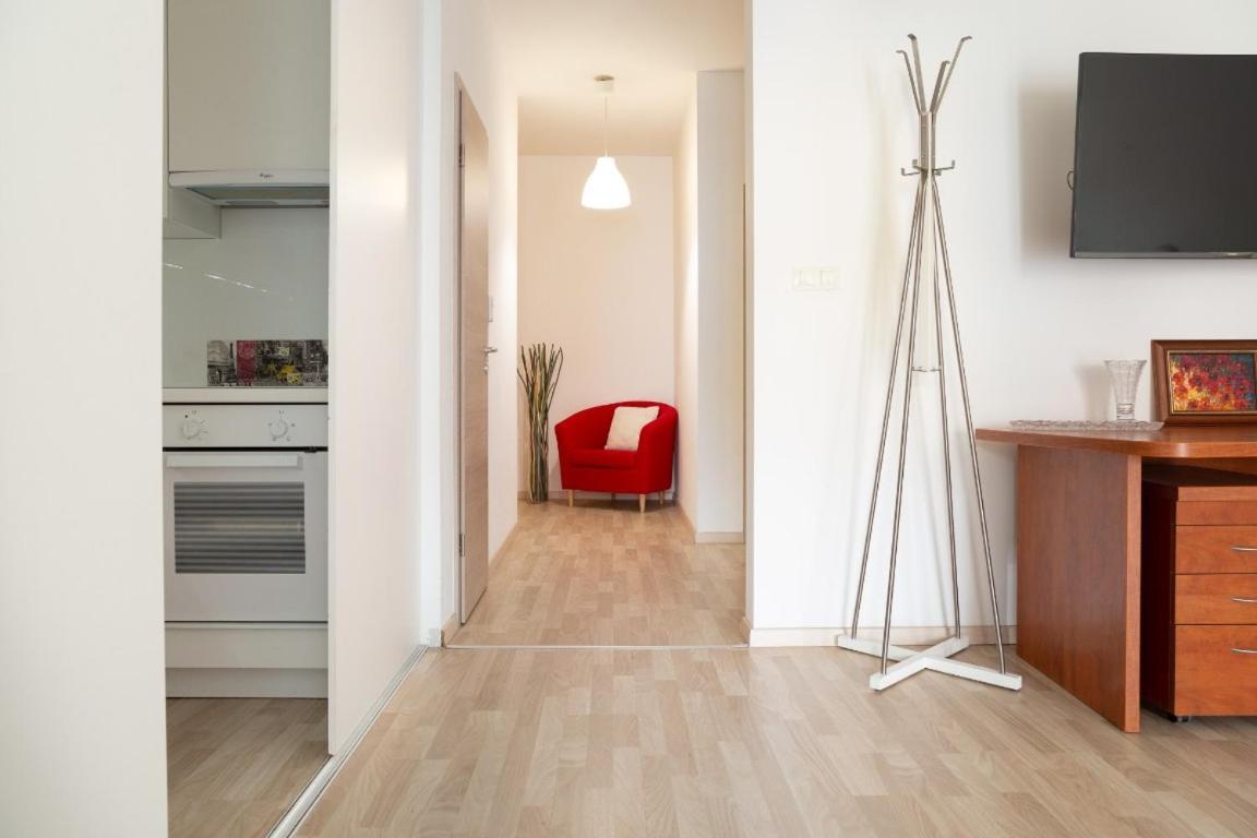 Great Tourist And Business Apartment Near Center Bratislava Eksteriør bilde