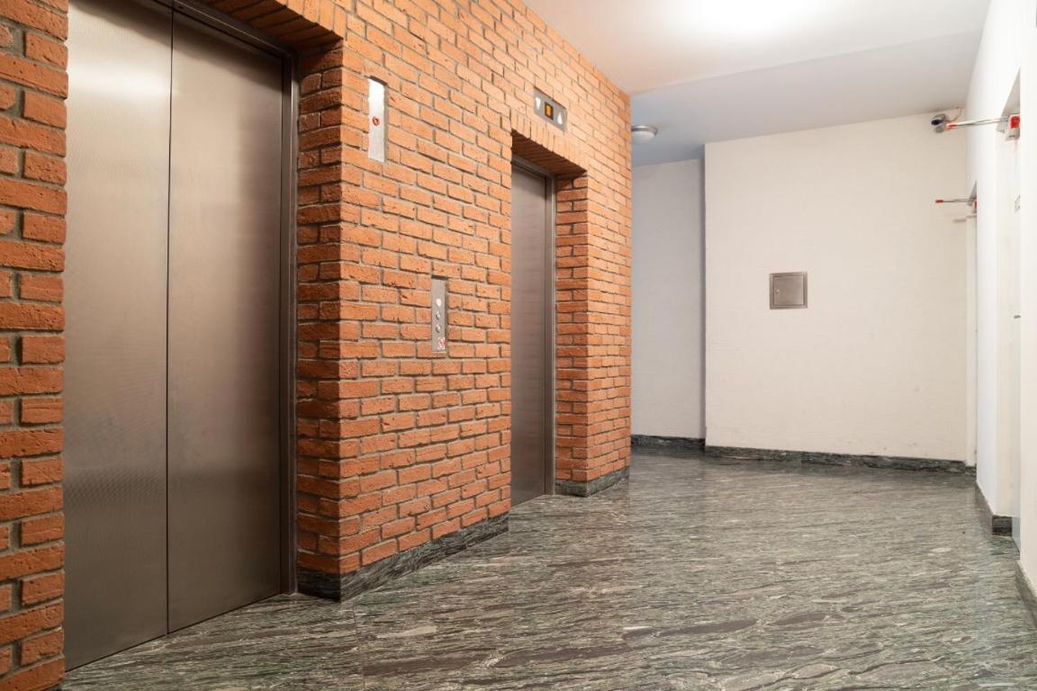 Great Tourist And Business Apartment Near Center Bratislava Eksteriør bilde