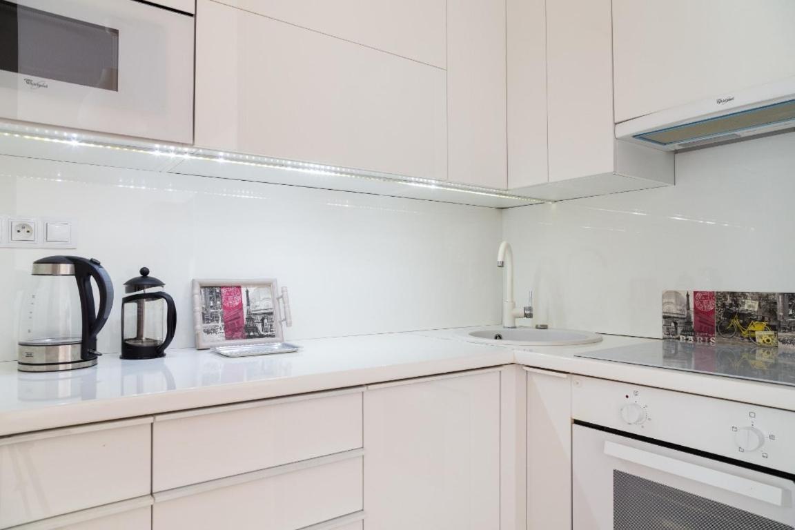 Great Tourist And Business Apartment Near Center Bratislava Eksteriør bilde